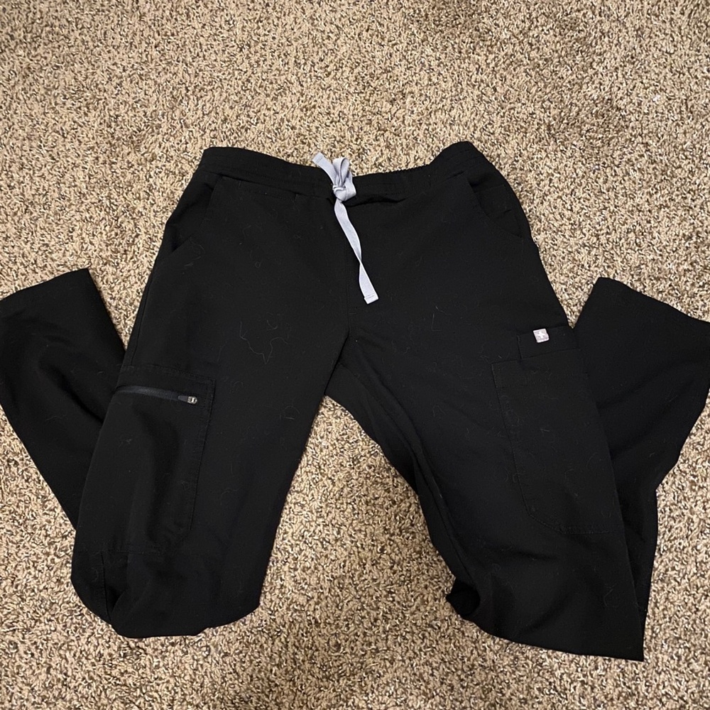 Black Yolas Figs Scrubs